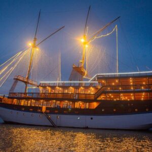 sailor dinner cruise by phinisi cruise
